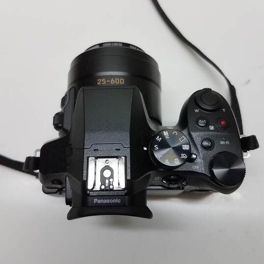 Panasonic LUMIX DMC-FZ300 12.8MP DSLR Camera Black with Leica 25-600mm f2.8 Lens image number 4