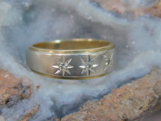 Vintage 14K Two Tone White & Yellow Gold Star Etched Diamond Accent Ring 3.5g image number 2