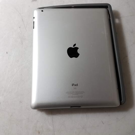 Apple iPad 2 (Wi-Fi Only) Model A1395 storage 32GB image number 3