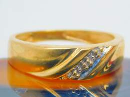Elegant 10K Yellow Gold Diamond Accent Band Ring 2.9g alternative image