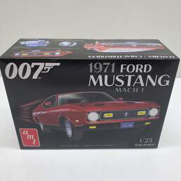 AMT 1:25 Scale Model 007 1971 Ford Mustang Mach 1
