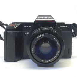 Minolta Maxxum 5000 AF 35mm SLR Camera w/ Accessories alternative image