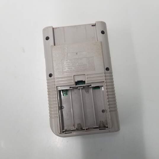 Nintendo Game Boy image number 2
