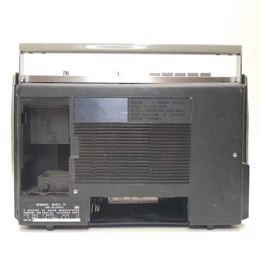 Roberts 81 Solid State AC/Battery Deluxe Cassette Recorder image number 3
