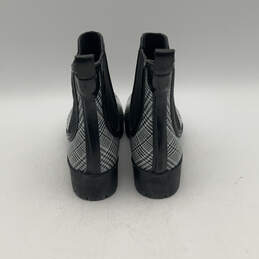 Womens Cloudy Black White Plaid Rubber Block Heel Ankle Rain Boot Size 8 alternative image