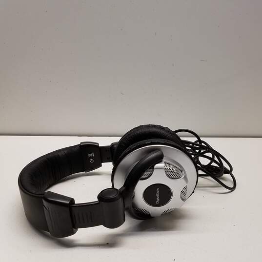 Digital Tech Headphones by Masterpiece Classical Library with case image number 3