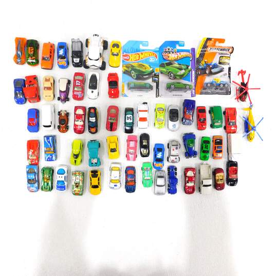 Lot of 60 VTG 1990s & Newer Die Cast Toy Cars Hot Wheels Matchbox Majorette & more image number 1