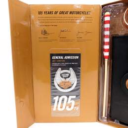 Harley Davidson 105th Anniversary Gift Box Set w/ Flags, Wallet & Bracelet alternative image