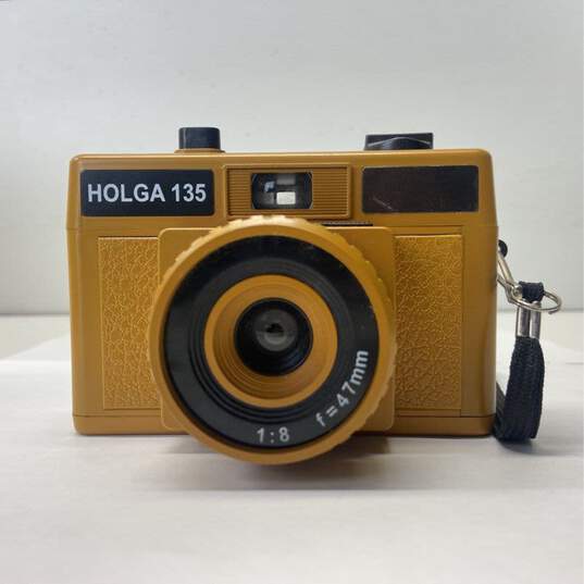 Holga 135 35mm Plastic Camera image number 1