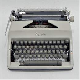 Vintage 1968 Olympia SM9 De Luxe Portable Typewriter w/ Case & Manual alternative image