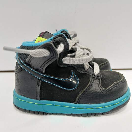 Toddler Shoes Size 6C image number 3