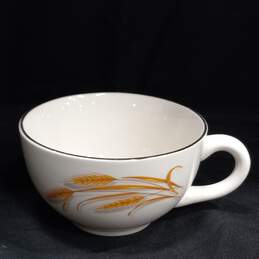 Bundle of 10 Homer Laughlin Golden Wheat White & Gold Tone Trim Ceramic Plates w/8 Matching Tea Cups alternative image