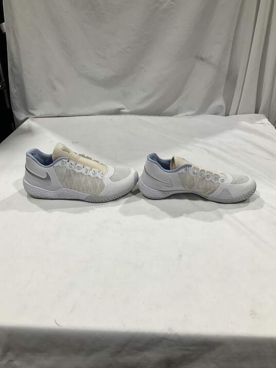 Women's Nike Shoes image number 4