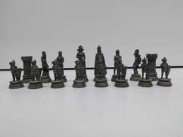 32 Medieval Themed Chess Piece Set