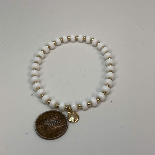 Designer J. Crew Gold-Tone White Round Shape Fashionable Beaded Bracelet image number 2