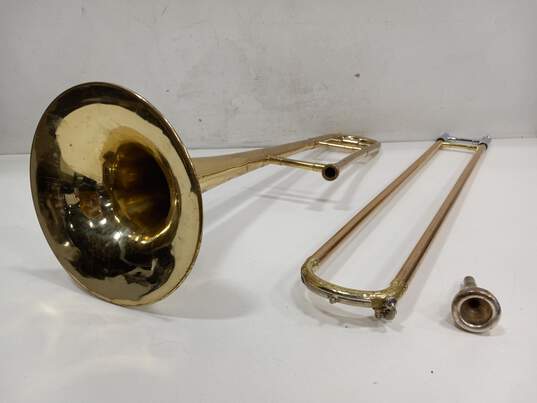 Trumpet In Case image number 4