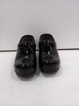 Dansko Black Patent Leather Clogs Women's Size 40/US Size 9