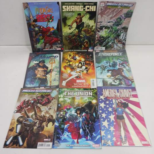 Assorted Marvel Comics Bundle image number 3