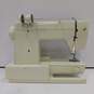 Singer Sewing Machine 5528 image number 2