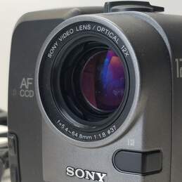 Sony Handycam CCD-TRV30 Video8 Camcorder alternative image
