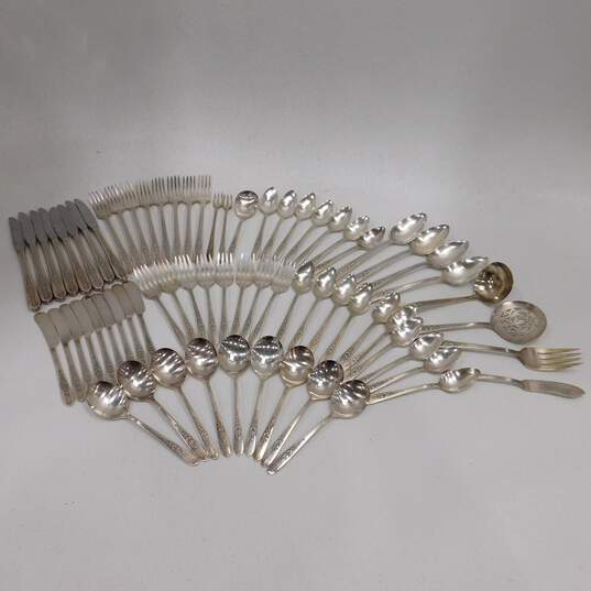 Oneida Nobility Plate Royal Rose Silver Plate 70 Piece Flatware Set w/ Wood Case image number 2