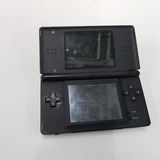 Nintendo DS Lite image number 3