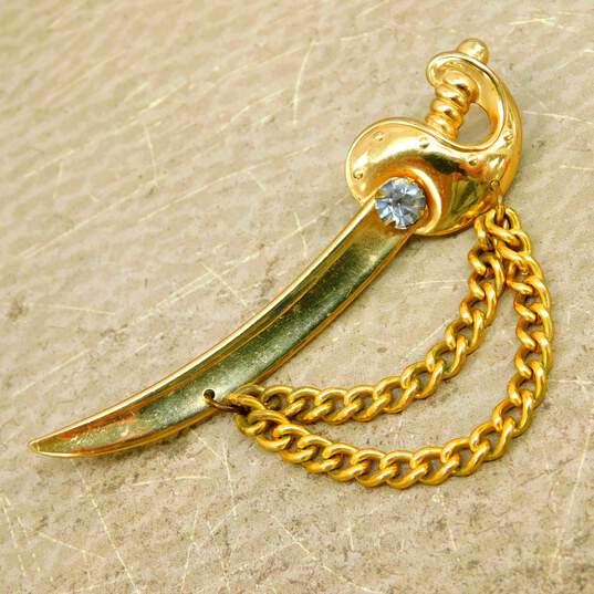 Vintage Coro Gold Tone & Rhinestone Sword Dagger Chain Accent Brooch 11.3g image number 1