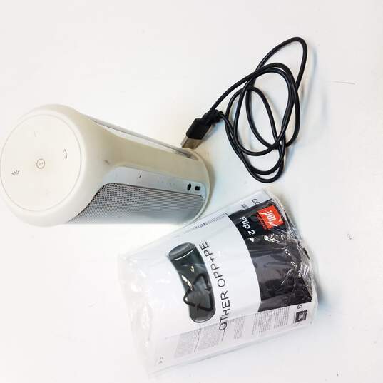 JBL Flip 2 Speaker White with Case image number 1