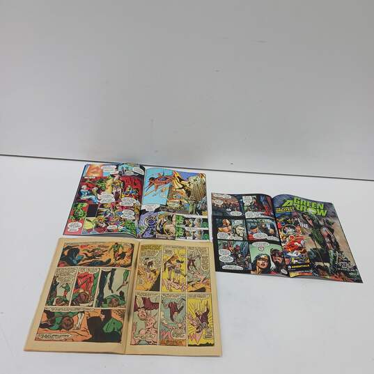 Bundle of 10 Justice League DC Comic Books image number 5