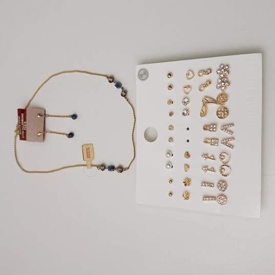 Blue and Gold Tone Costume Jewelry Bundle image number 3