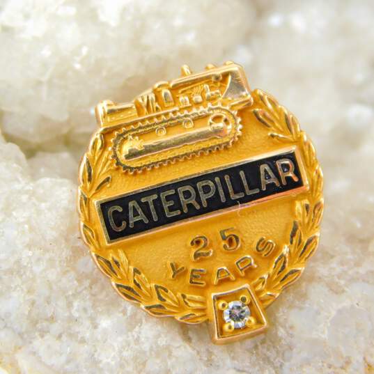 10K Yellow Gold 0.02 CT Diamond Caterpillar 25 Year Service Pin 4.0g image number 1
