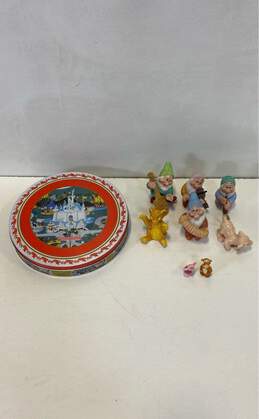 Lot Disney Land Exclusive Metal Retro Plates With Tin 2007 with Figurines