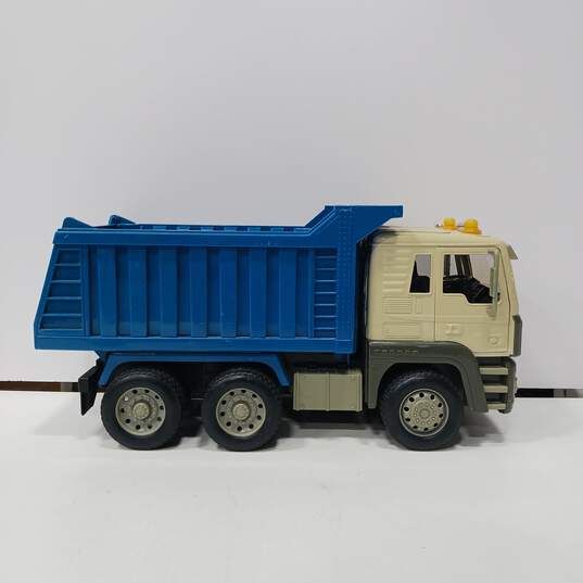 Driven By Battat Blue Dump Truck Toy image number 5
