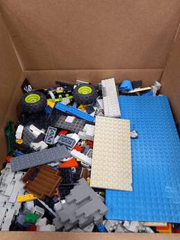 7.5lbs of Assorted Building Bricks & Pieces Mixed Lot
