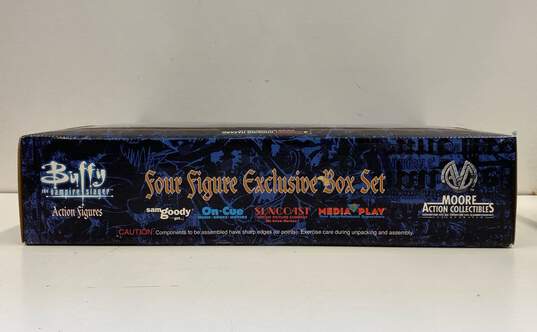 Buffy The Vampire Slayer Four 4 Figure Exclusive Box Set 6" Action Figures Moore image number 3