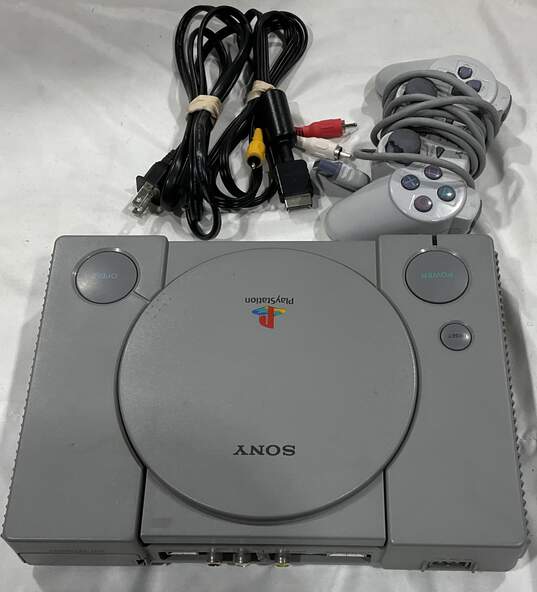 PlayStation 1 Console image number 1