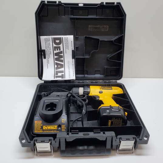DeWalt DW927 3/8 (10mm) VSR Cordless Drill/Driver, Untested For Parts/Repair image number 2