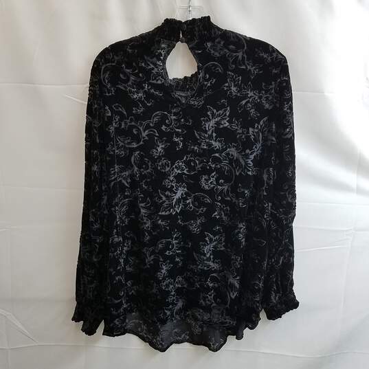Torrid Women's Black Velvet Smocked Turtleneck Top Size 2 image number 2