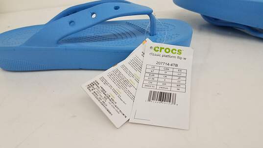 Crocs Classic Platform Flip-flop Thong Sandals Size 7 image number 6