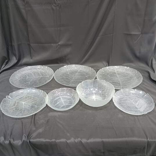Lot of 7 Assorted Arcoroc Maple Leaf Design Plates & Bowls image number 1