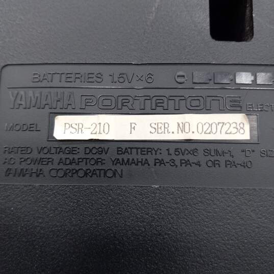 Black Yamaha PSR-210 Electric Keyboard image number 6