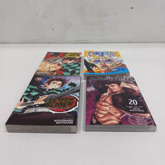 Bundle of 12 Assorted Manga Books image number 6