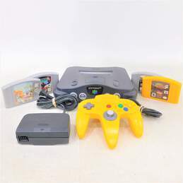 Nintendo 64 w/ 4 games and 1 controller