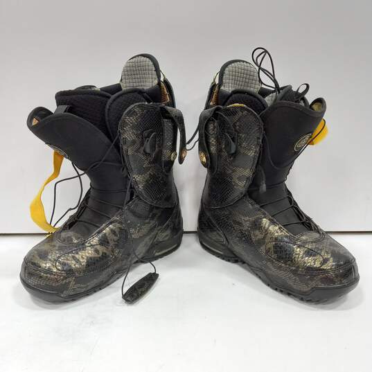 Burton Women's Black and Yellow Snake Pattern Snowboard Boots Size 7 image number 2