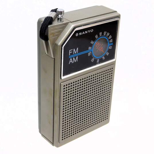 Sanyo AM/ FM Handheld Radio Model RP5047A image number 1
