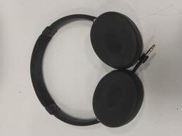 Bose Headphones In Case alternative image