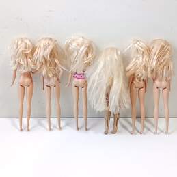 Bundle of Barbie Dolls alternative image