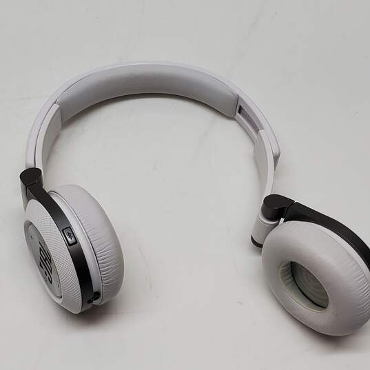 JBL Headphones image number 3