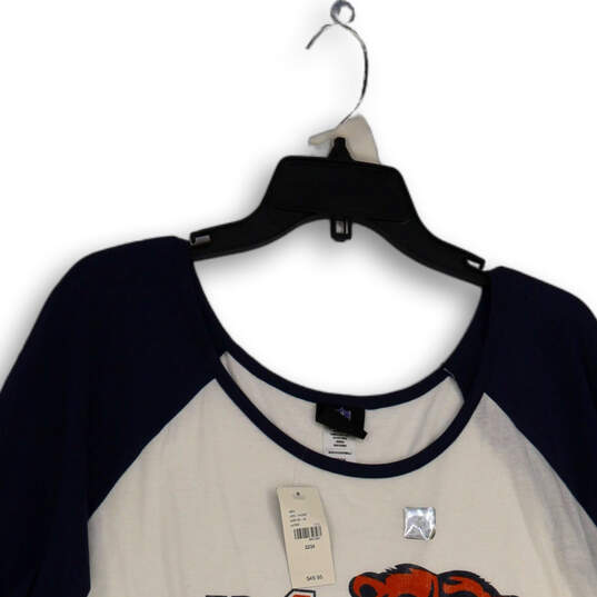 NWT Womens White Chicago Bears Fan #1 Long Sleeve Pullover T-Shirt Sz 22/24 image number 3