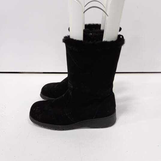 Khombu Women's Black Suede Snow Boots Size 9 image number 3